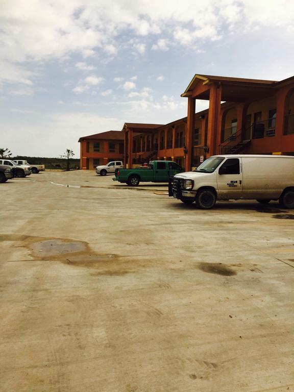 Texan Inn And Suites Tilden Extérieur photo