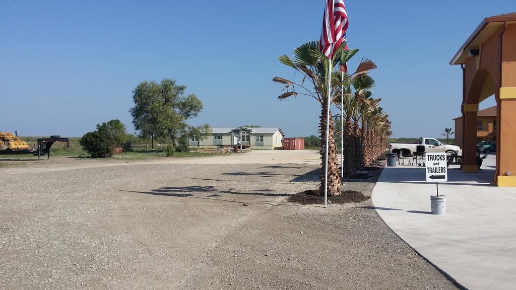 Texan Inn And Suites Tilden Extérieur photo